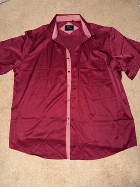 Flex Men's Short Sleeve Button-Down Shirt - Burgundy
